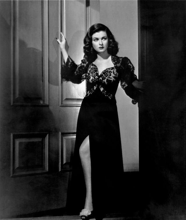 A pesar de que Joan Bennett actuó en múltiples películas es recordada como Femme Fatale, sin duda la sensualidad que evoca Poison Dior.
Fotograma de Perversidad, 1945. 